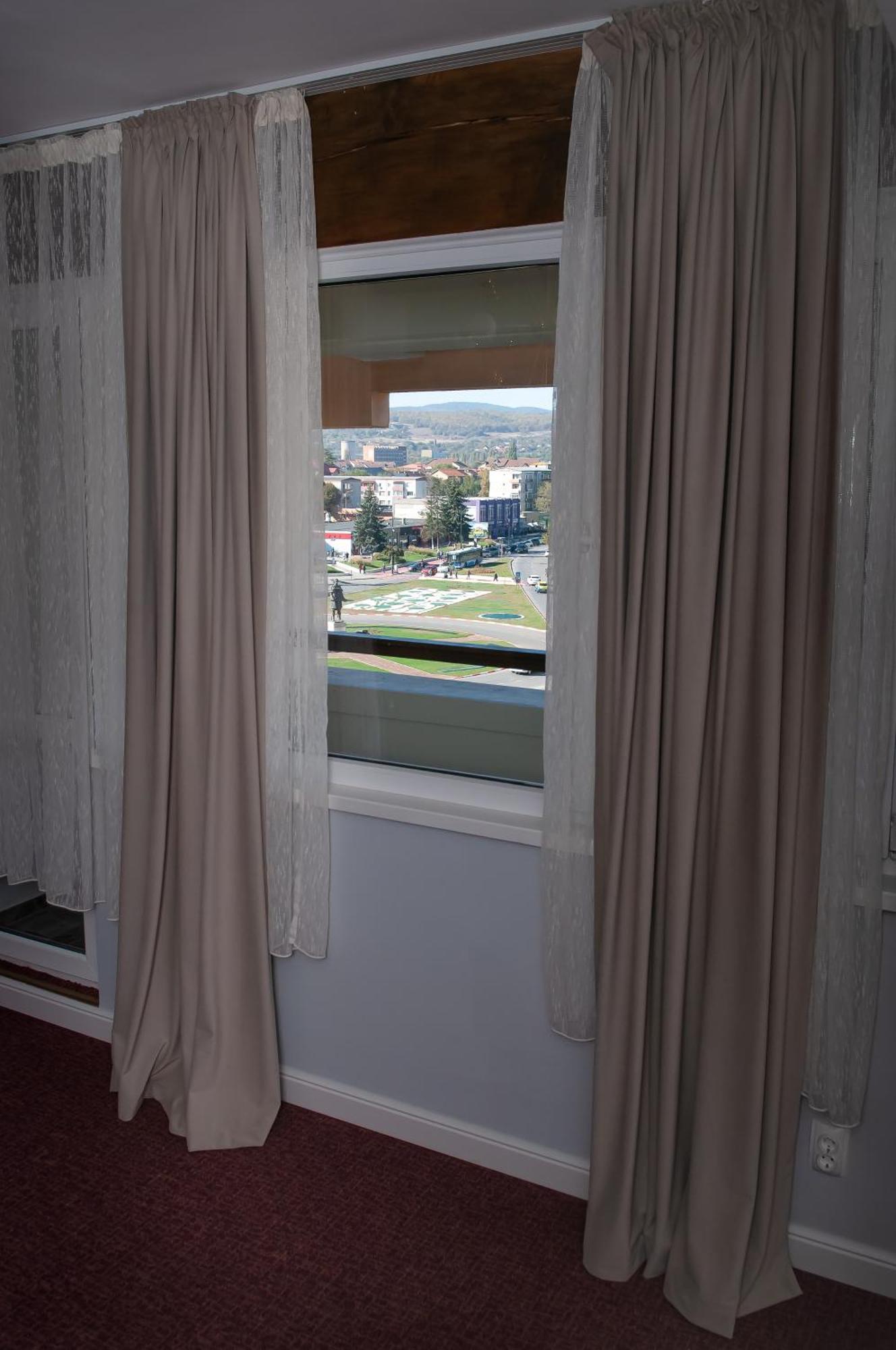 Hotel Rusca Hunedoara Zewnętrze zdjęcie